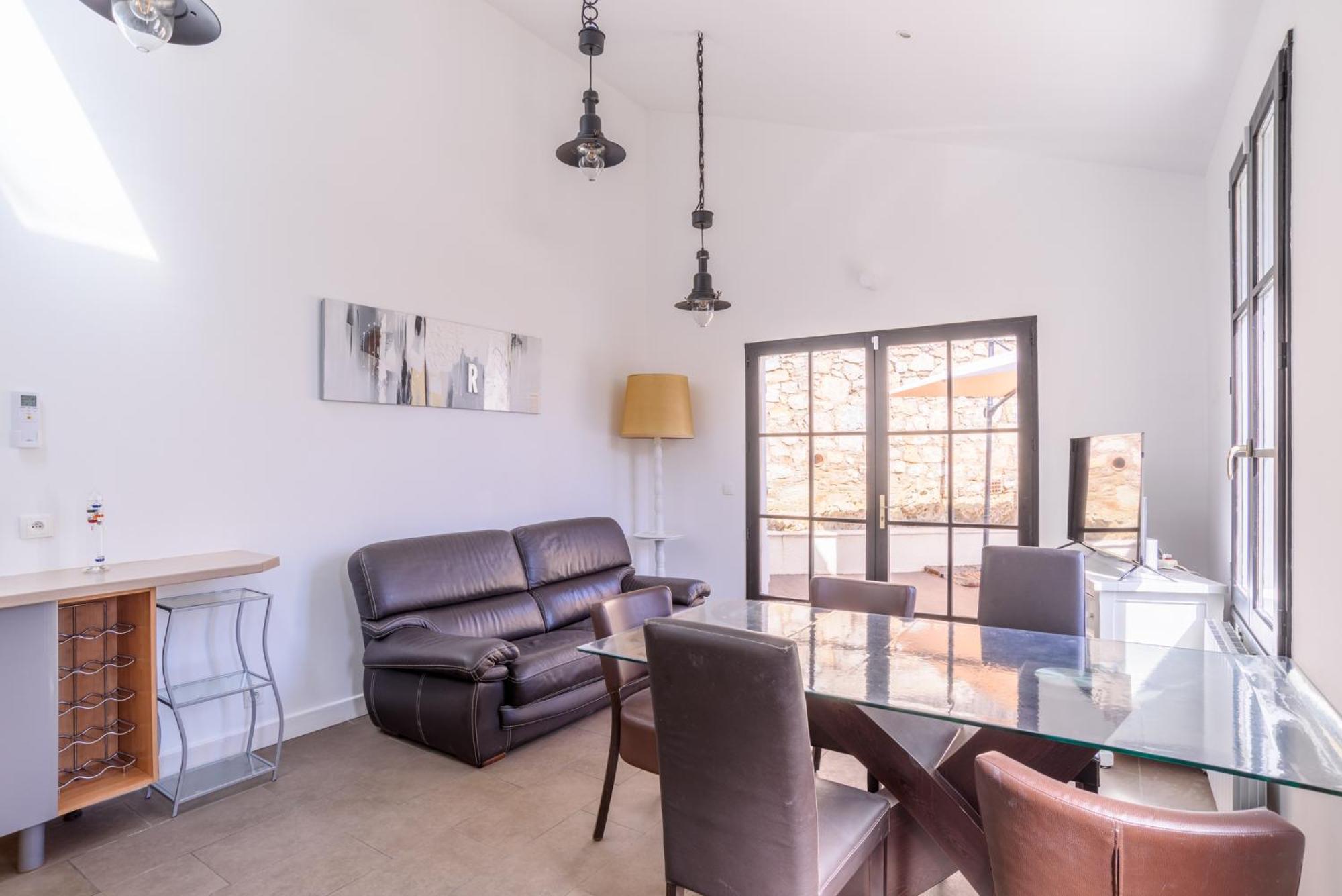6 Personnes En Centre-ville Et Piscine Appartement *