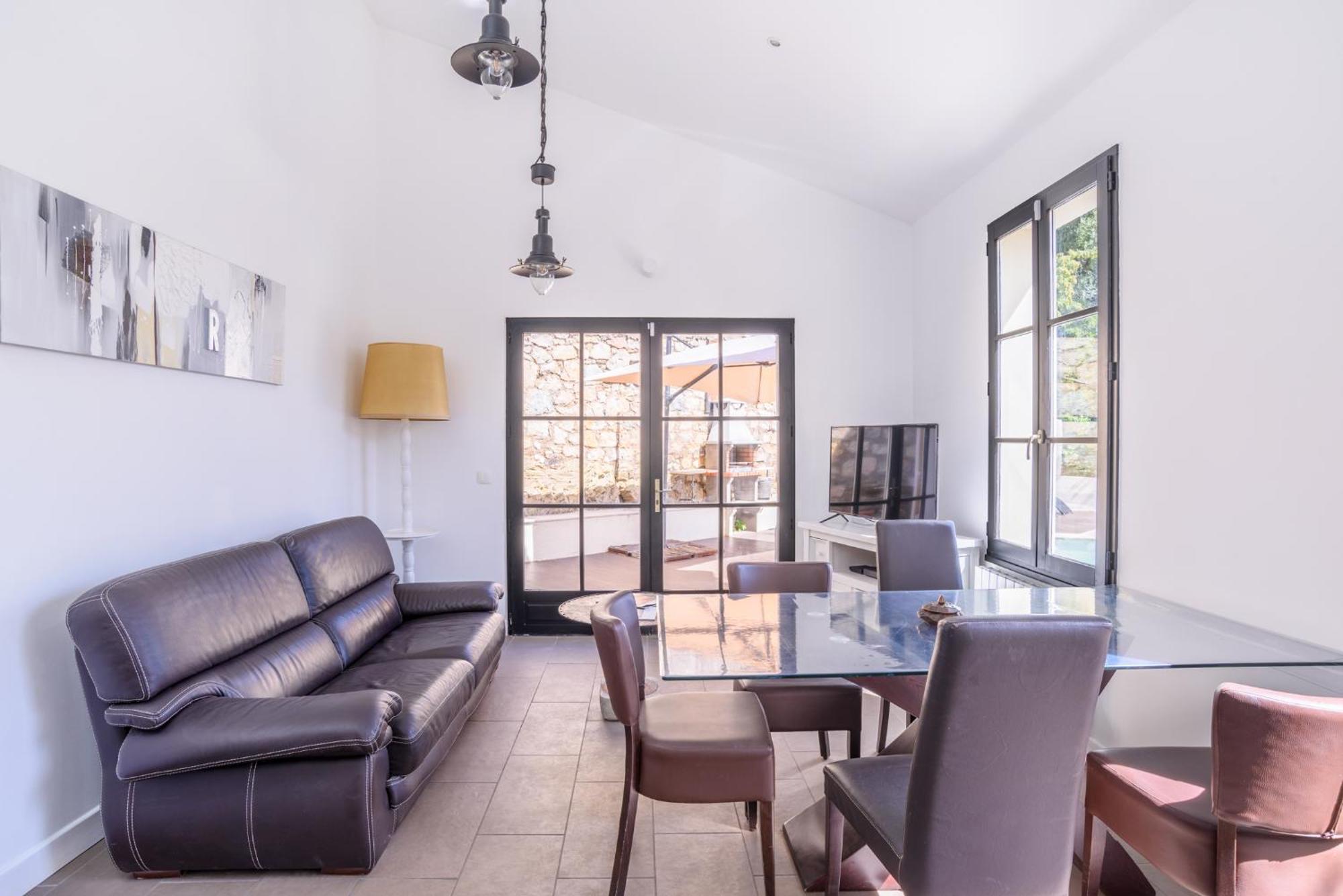 Appartement 6 Personnes En Centre-ville Et Piscine